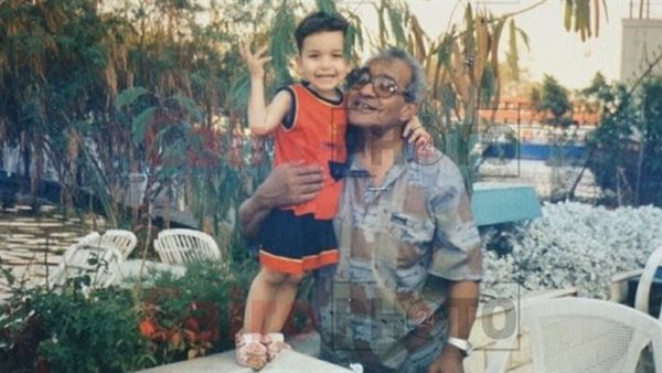 محب كاسر وابنه بالتبني