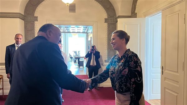 وزير الخارجية ورئيسة