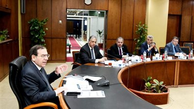 الملا: تعزيز جهود زيادة إنتاج الثروة البترولية للاستفادة من ارتفاع الأسعار عالميا