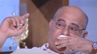 إسماعيل فرغلي: مكانش معايا جنيه في جيبي.. واتقاسمت مع مراتي في علبة كشري | فيديوجراف