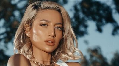 فيديو فاضح لعارضة الأزياء السعودية مودل روز يُعرضها لهجوم حاد.. وشقيقتها: ربي يهديها