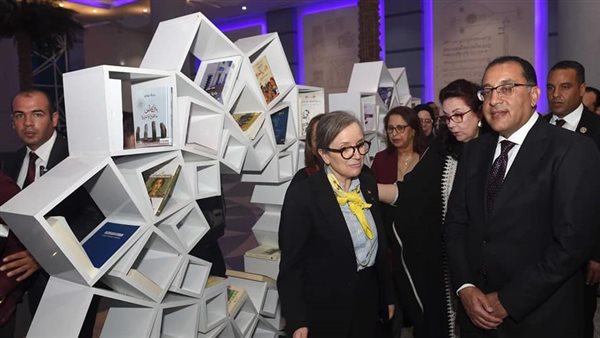 رئيس الوزراء يحضر