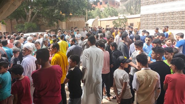 تشييع جثمان شاب قتل