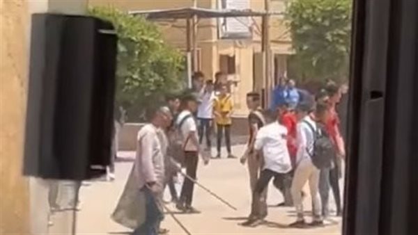 اعتداء الطلاب على