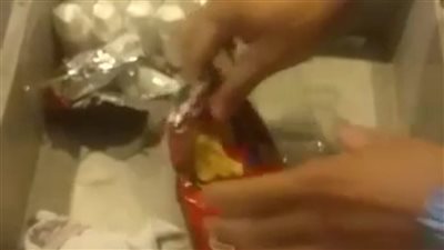 جمارك مطار الغردقة تحبط محاولة تهريب حقن أورام وسبيكة ذهبية