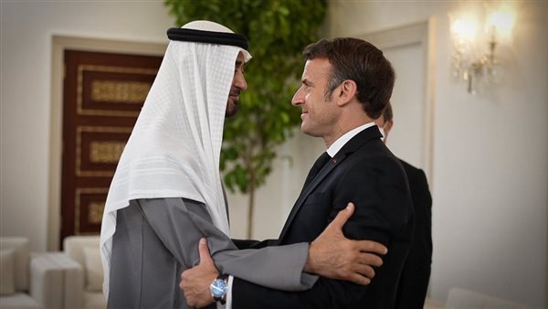 ماكرون ومحمد بن زايد