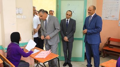 محافظ سوهاج يتفقد لجان امتحانات الشهادة الإعدادية والصف الثاني الثانوي| صور