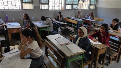  طلاب الشهادة الإعدادية بالقاهرة يؤدون امتحان مادتي الجبر والكمبيوتر.. اليوم 