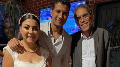 أحلى عريس وعروسة.. خالد داوود ينشر صورة لإسراء عبد الفتاح بصحبة محمد صلاح