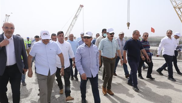 وزير النقل خلال جولته