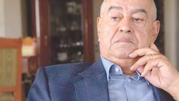 الكاتب الصحفي صلاح