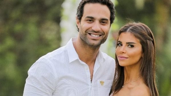 كريم فهمي وزوجته