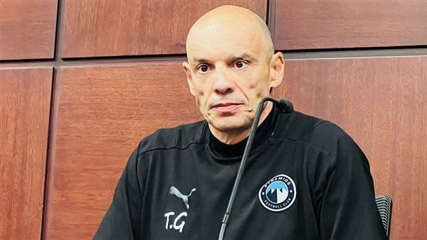 تاكيس جونياس مدرب