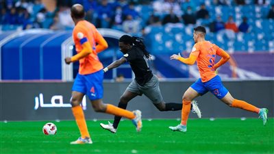 حكم إسباني يقود موقعة الهلال والفيحاء في نهائي كأس الملك سلمان 