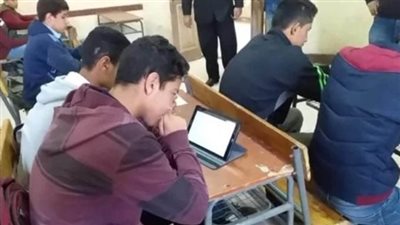 على طريقة مصطفى محمد.. حجز طالب يؤدي الامتحان بدلا من صديقه بالعجوزة