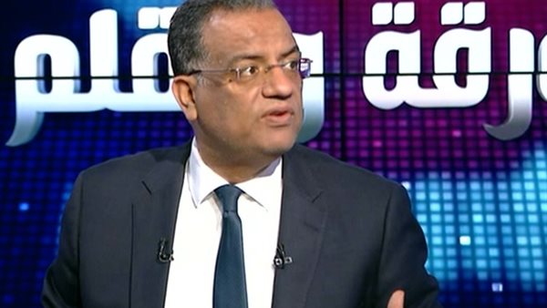 الكاتب الصحفى محمود