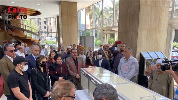 جثمان الكاتب صلاح