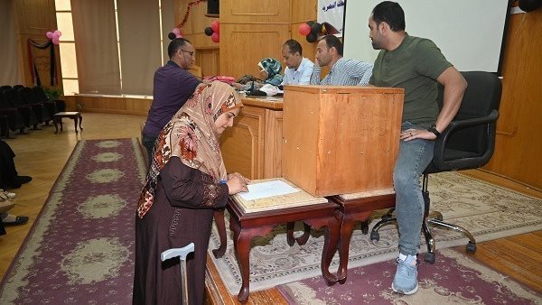 إجراء انتخابات اللجنة