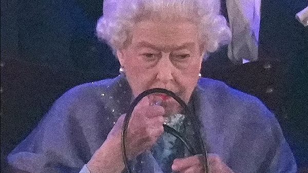 الملكة إليزابيث 