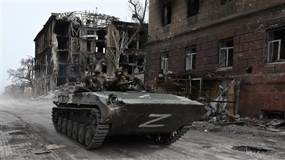 فرنسا تتعهد بزيادة بتكثيف الأسلحة والذخيرة لأوكرانيا