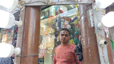 بـ 5 جنيهات اللمبة هترجع جديدة.. شاب بالفيوم يعمل بصيانة اللمبات الليد لترشيد الاستهلاك: «لقمة عيشي ومبسوط بيها»|فيديو