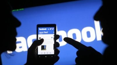 عطل مفاجئ يضرب فيسبوك خلال الدقائق الماضية