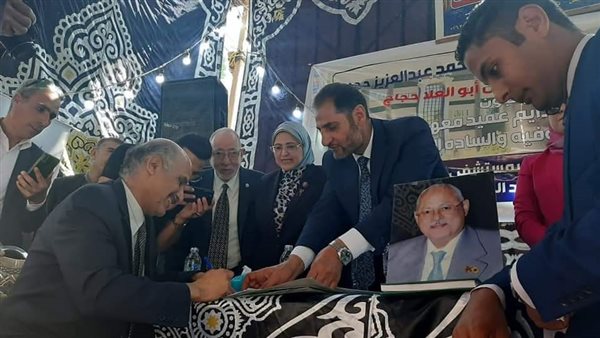 عميد معهد الكبد القومي