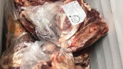 ضبط كميات من اللحوم المجمدة مجهولة المصدر بثلاجة في القليوبية 