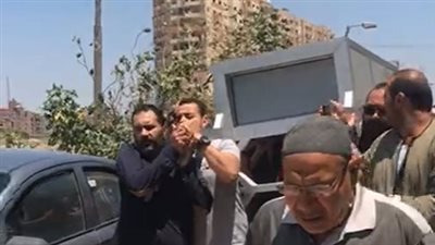عقِب وفاتهما بانقلاب سيارة في الغردقة.. تشييع جثمان عقيد شرطة وزوجته بكفر الشيخ | بث مباشر 