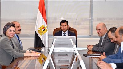 وزير الشباب والرياضة يعقد أول اجتماع رسمي بمقر الوزارة بالعاصمة الإدارية الجديدة