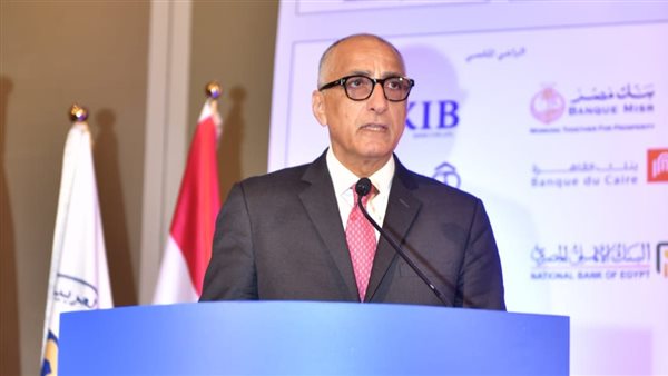 طارق عامر محافظ البنك