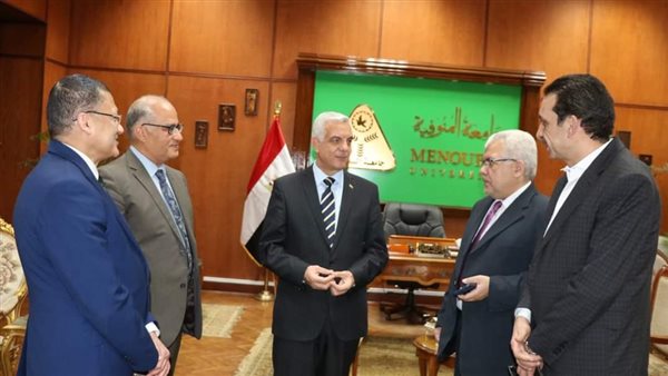 فريق بحثي بجامعة