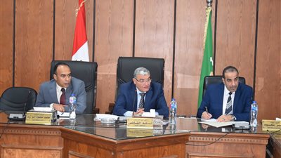 محافظ المنيا يناقش عددا من الملفات الهامة مع أعضاء مجلس النواب