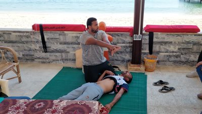 تدريب 22 منقذًا بشواطئ الإسكندرية على الإسعافات الأولية 