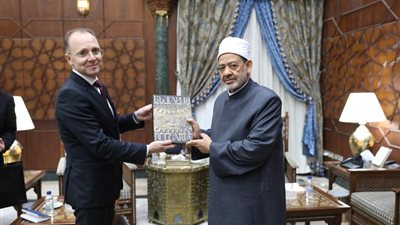 الإمام الأكبر: الأزهر سيظل منارة للعلم ومحافظا على الشريعة وعلوم اللغة