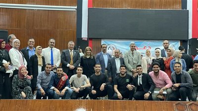 تجارة بنها تنظم حفل كورال وموسيقى لطلاب الكلية 