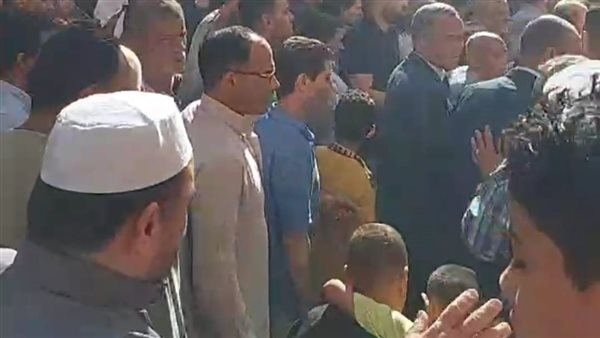 جانب من تشييع الجثمان