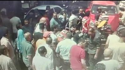 سيارة ربع نقل تدهس توك توك في أحد شوارع طنطا | صور وفيديو