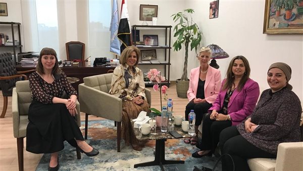 مشيرة خطاب مع ممثلة