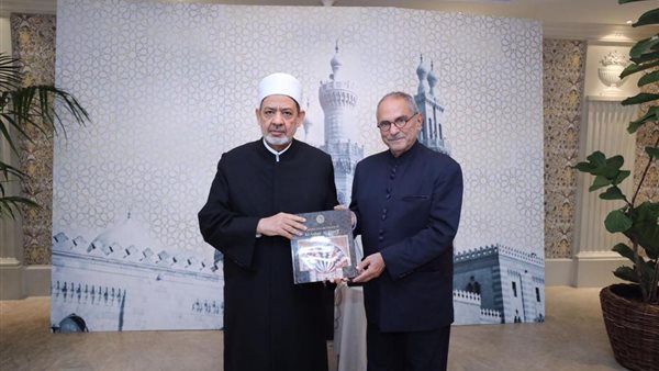 الدكتور أحمد الطيب