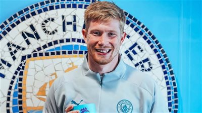 أول تعليق من دي بروين بعد الفوز بجائزة أفضل لاعب في الدوري الإنجليزي