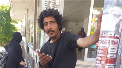 هرب من الإسعاف ويعاني أزمة نفسية.. مسئول الطلاب المصريين بتركيا يكشف هوية الشاب التائه بإسطنبول