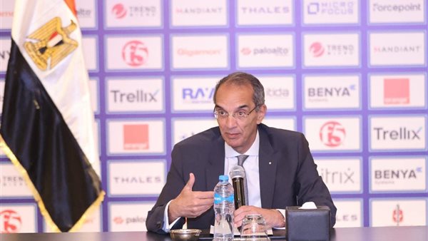 الدكتور عمرو طلعت