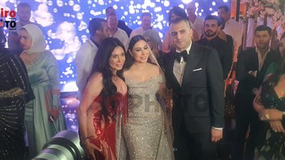 دينا تشعل حفل زفاف المطربة بوسي على مصفف الشعر هشام ربيع | بث مباشر 