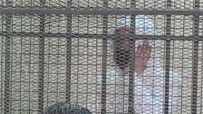 يافطة High Risk على جناح محمد الأمين في المستشفى بعد تعرضه لوعكة صحية