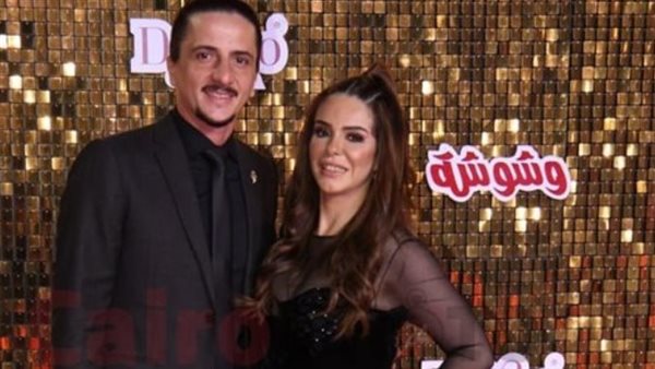 الفنانة دنيا عبد