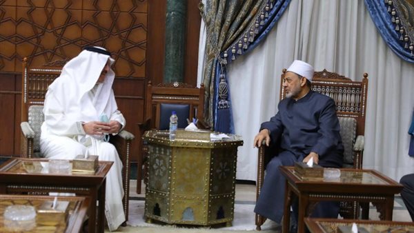 شيخ الأزهر يستقبل