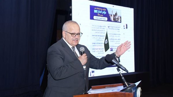 رئيس جامعة القاهرة