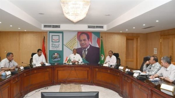 اجتماع محافظ الفيوم