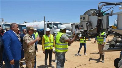 السكرتير العام لمحافظة المنيا يتفقد طابور اصطفاف المعدات والمركبات ومعسكر الإيواء العاجل